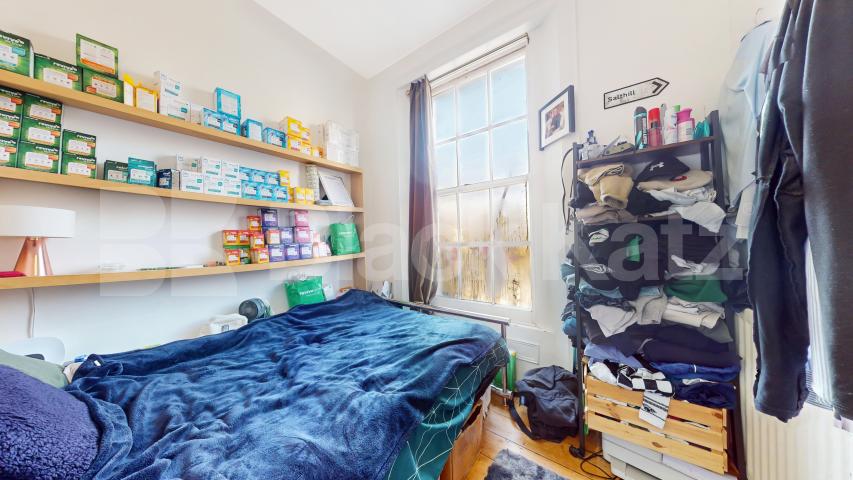 Lovely two bed set within a period house in Camden Square  Stratford Villas, Camden 